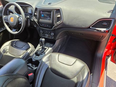 Used 2021 Jeep Cherokee Latitude Plus FWD image 21