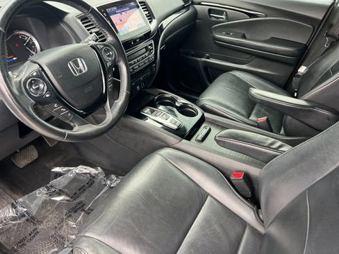 Used 2018 Honda Pilot Touring image 12