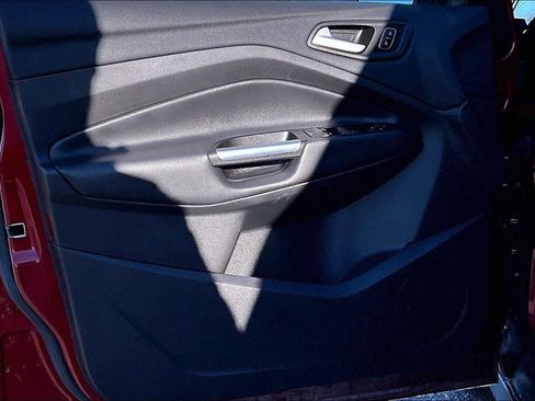 Used 2017 Ford C-MAX Energi SE w/ Equipment Group 401A image 17