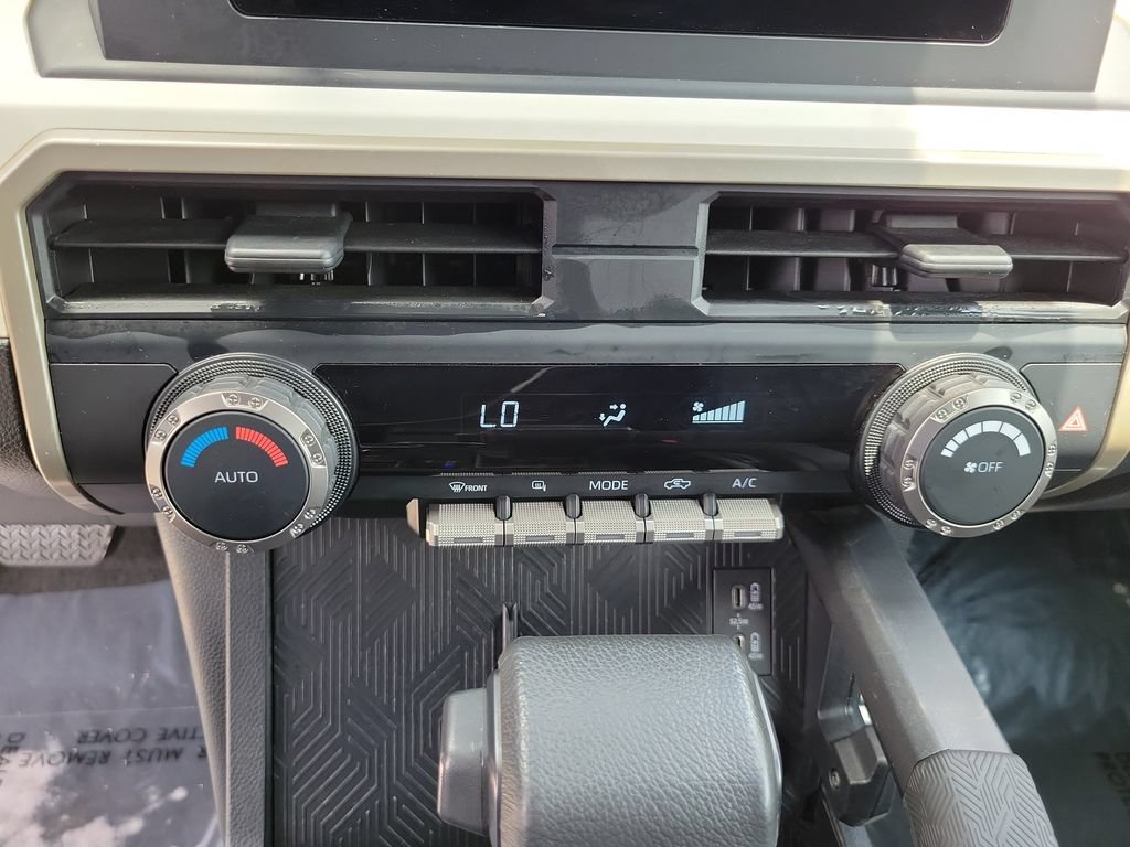 Used 2024 Toyota Tacoma TRD Off-Road AWD/4WD image 27
