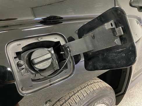 Used 2016 GMC Terrain SLE image 28