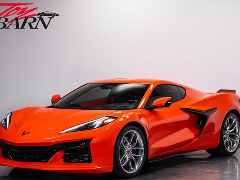 Used 2025 Chevrolet Corvette Z06 w/ Stealth Interior Trim Package RWD image 9