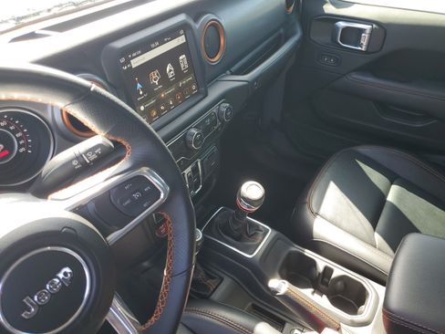 Used 2022 Jeep Gladiator Mojave AWD/4WD image 18