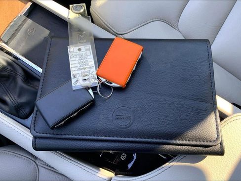 Used 2021 Volvo XC90 T6 Momentum w/ Climate Package image 11