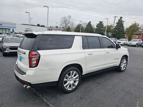 Used 2022 Chevrolet Suburban High Country image 8