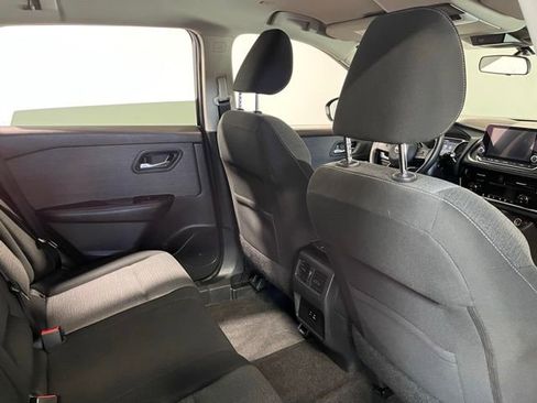 Used 2022 Nissan Rogue SV image 14