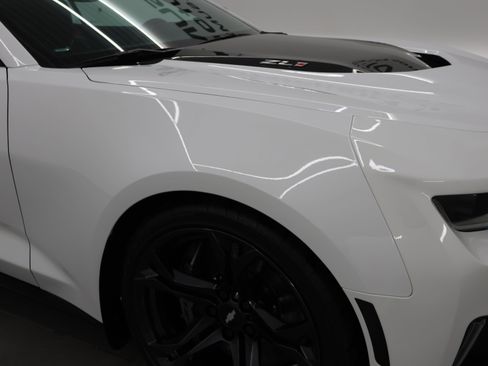 Used 2018 Chevrolet Camaro ZL1 RWD image 23