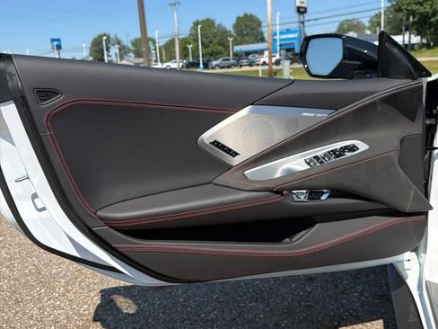 Used 2024 Chevrolet Corvette Stingray Premium Conv w/ Z51 Performance Package RWD image 11