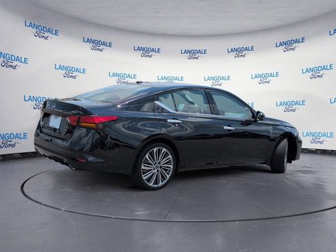 Used 2025 Nissan Altima 2.5 SL FWD image 4