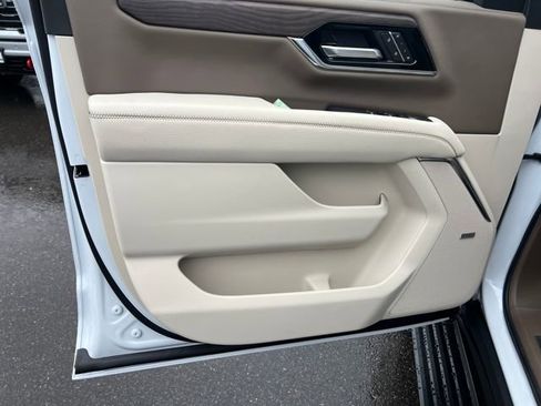 New 2026 GMC Yukon XL Denali w/ Sun & Power Step Package image 11