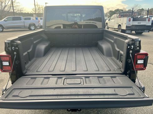 Used 2022 Jeep Gladiator Mojave w/ LED Lighting Group image 5