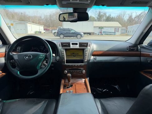 Used 2010 Lexus LS 460 image 33