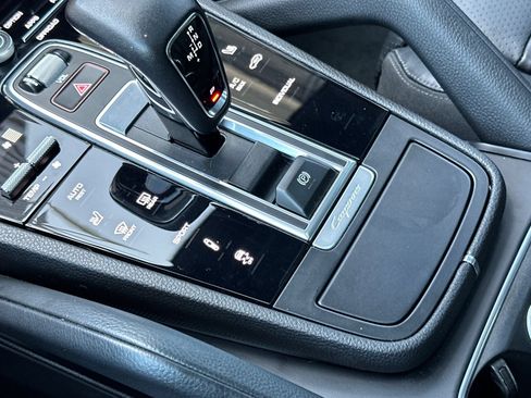 Used 2023 Porsche Cayenne AWD/4WD image 26