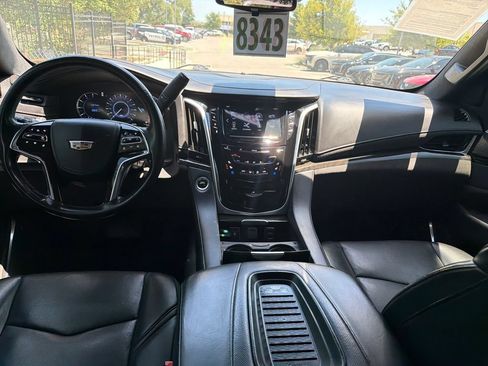 Used 2020 Cadillac Escalade Platinum AWD/4WD image 30