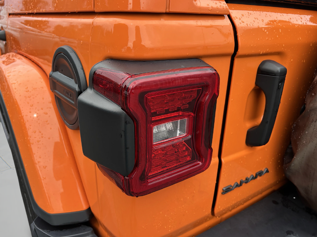 Used 2025 Jeep Wrangler Unlimited Sahara AWD/4WD image 14