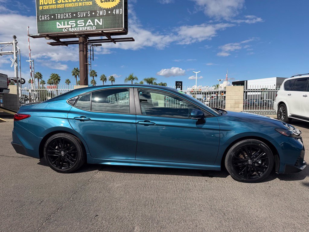 Used 2025 Toyota Camry SE w/ Convenience Package FWD image 7