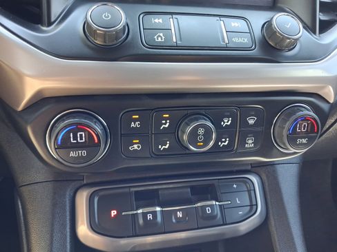 Used 2023 GMC Acadia AT4 w/ Preferred Package AWD/4WD image 17