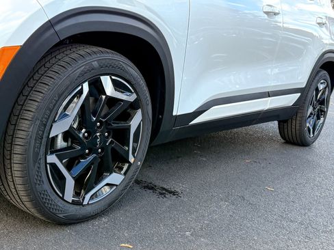 New 2026 Kia Seltos SX w/ SX Sunroof Package image 5