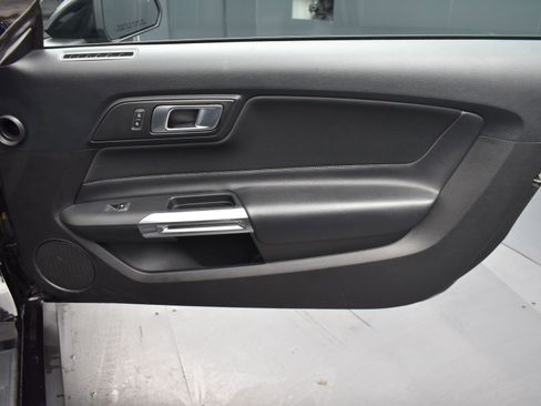 Used 2022 Ford Mustang Coupe image 6