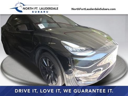 Used 2023 Tesla Model Y Long Range AWD/4WD image 1