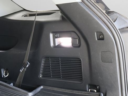 Used 2023 Ford Explorer XLT w/ Equipment Group 202A image 27