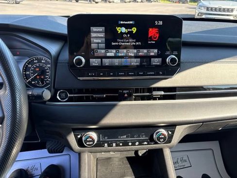 Used 2023 Mitsubishi Outlander SE AWD/4WD image 12