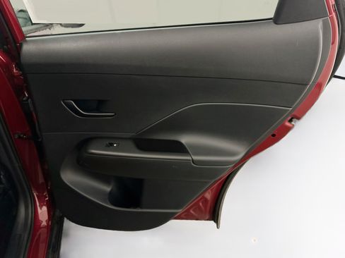 Used 2025 Hyundai Kona SEL AWD/4WD image 30