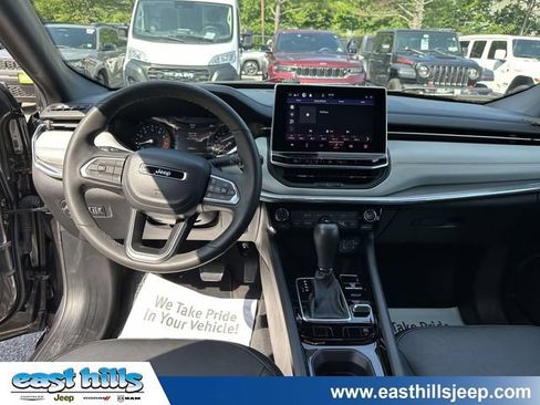 Used 2023 Jeep Compass Limited AWD/4WD image 18