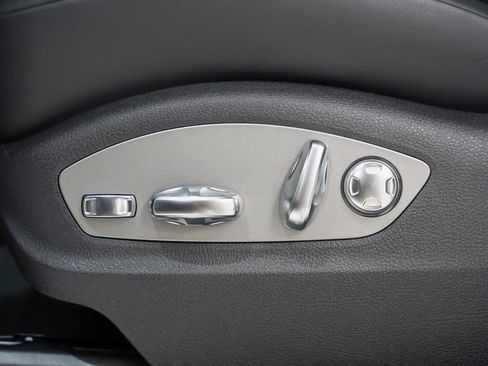 New 2026 Porsche Macan GTS image 24