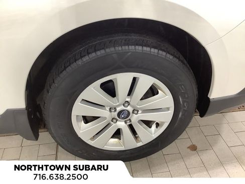 Used 2015 Subaru Outback 2.5i Premium image 7