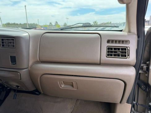 Used 2002 Ford F250 Lariat AWD/4WD image 30