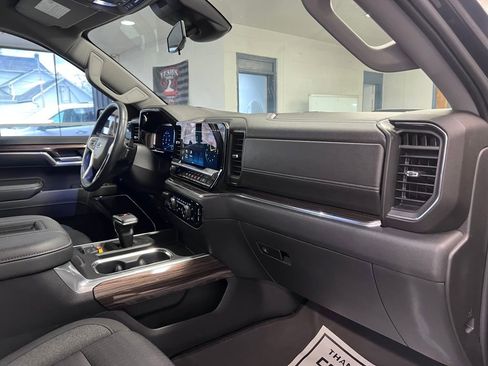 Used 2022 Chevrolet Silverado 1500 LT Trail Boss image 42