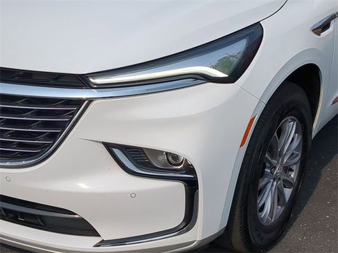 Used 2024 Buick Enclave Premium image 10