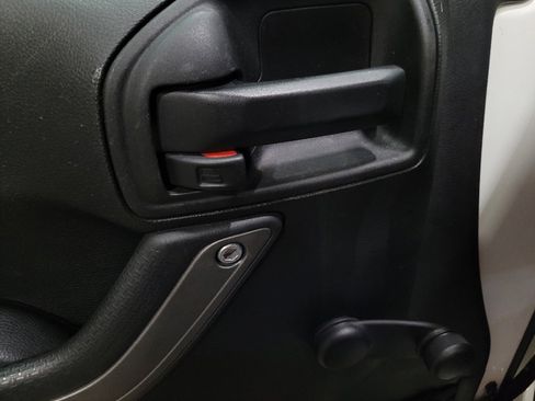 Used 2017 Jeep Wrangler Unlimited Sport AWD/4WD image 27