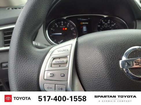 Used 2016 Nissan Rogue SV image 15