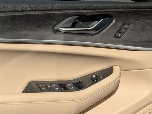 New 2025 Jeep Grand Cherokee Limited w/ Luxury Tech Group II image 11