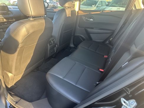 Certified 2023 Nissan Rogue SV w/ SV Premium B Package FWD image 17