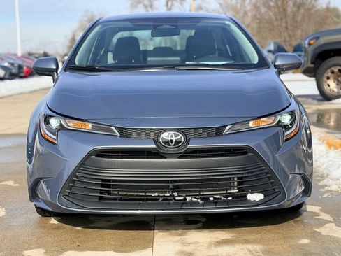 Used 2023 Toyota Corolla LE image 2