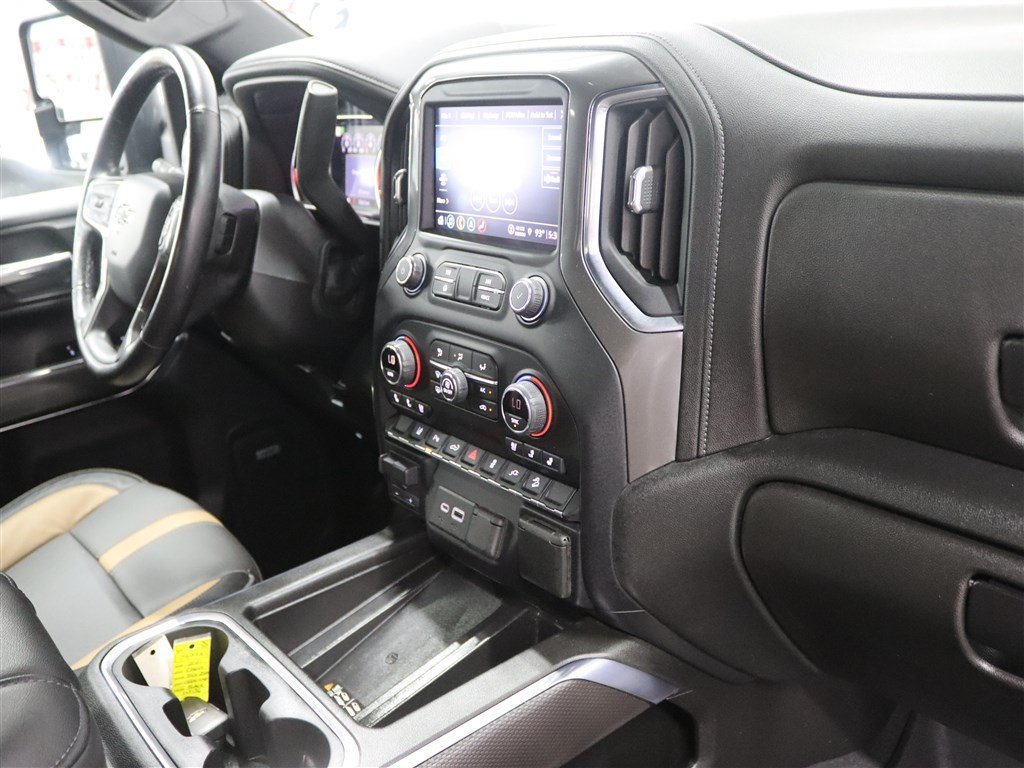 Used 2021 Chevrolet Silverado 2500 LTZ w/ Carhartt Edition AWD/4WD image 31