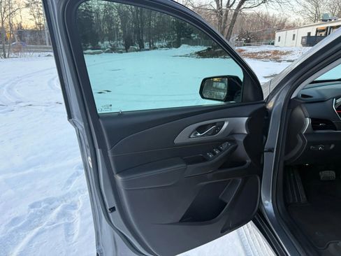 Used 2020 Chevrolet Traverse LS image 21