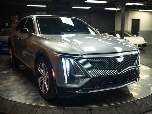 Used 2024 Cadillac Lyriq Tech AWD/4WD image 5