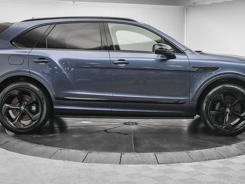 Used 2022 Bentley Bentayga image 5