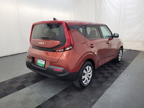 Used 2022 Kia Soul LX image 9