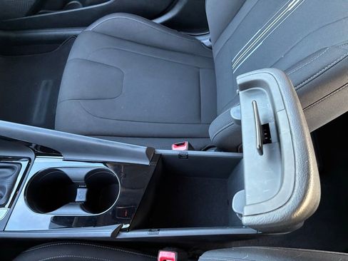 Used 2023 Hyundai Elantra SEL w/ Convenience Package image 32