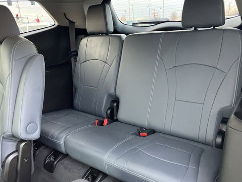 Used 2019 Buick Enclave Essence image 28