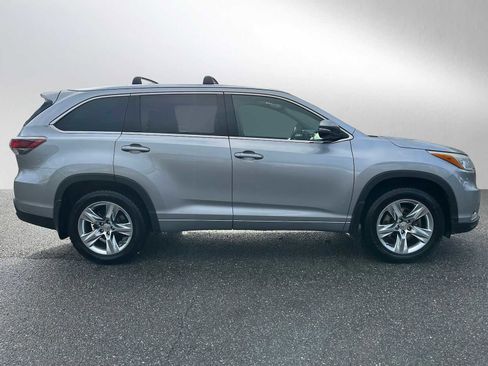 Used 2015 Toyota Highlander Limited image 2