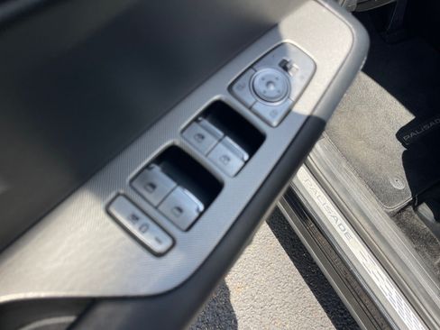 Used 2021 Hyundai Palisade Limited FWD image 8