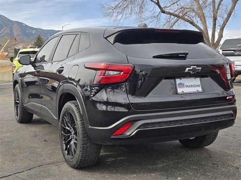 Used 2024 Chevrolet Trax RS w/ Sunroof Package image 4