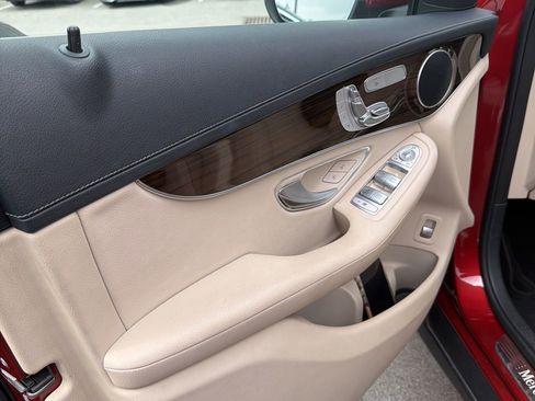 Used 2017 Mercedes-Benz GLC 300 4MATIC Coupe image 8