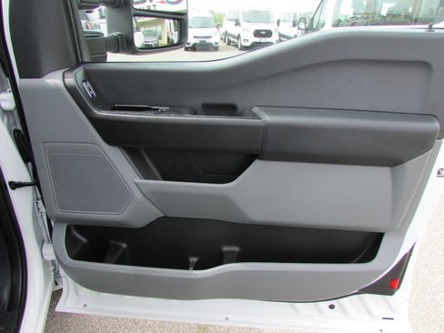 Used 2023 Ford F250 XL w/ XL Chrome Package image 29